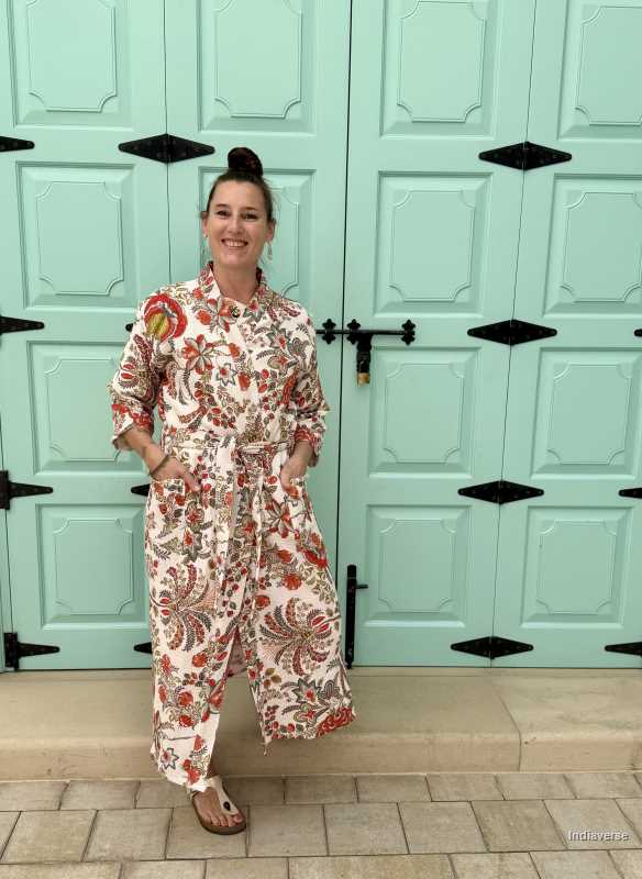 Floral White Waffle Cotton Bathrobe – Elegant, Lightweight Spa Robe