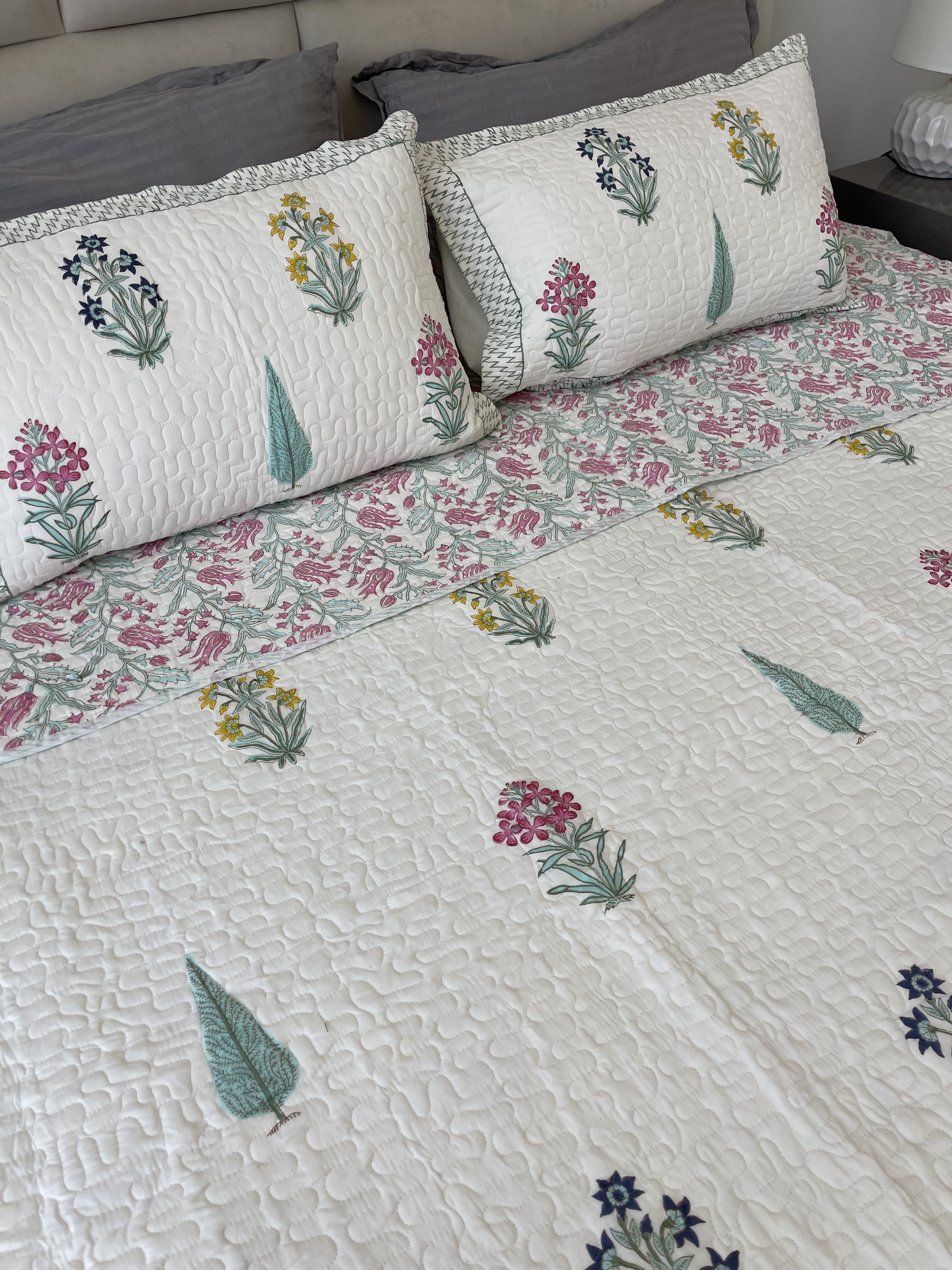 What is a Bedspread? Uses, Types &amp; How to Choose the Perfect One