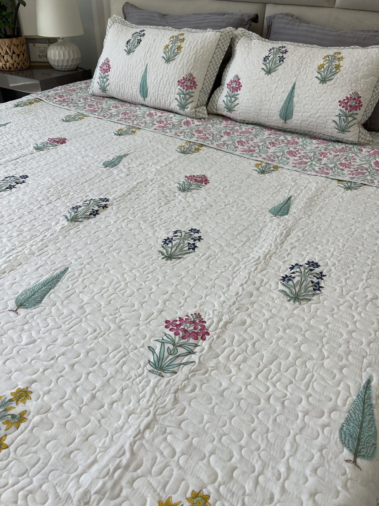 Green pink Jaipuri Comforter with beautiful flowers in pure cotton with 2 matching quilted pillow cases