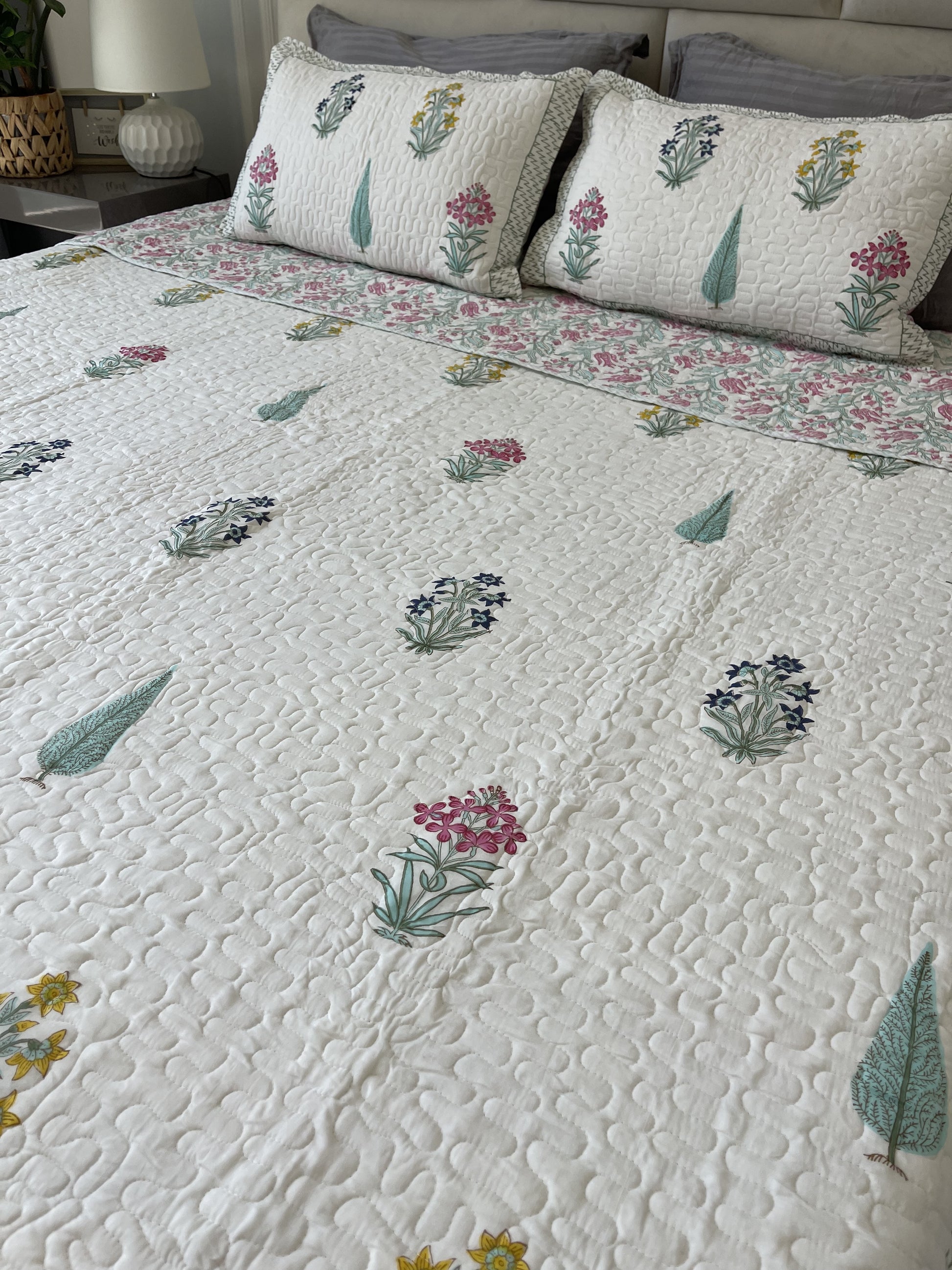 Green pink Jaipuri Comforter with beautiful flowers in pure cotton with 2 matching quilted pillow cases