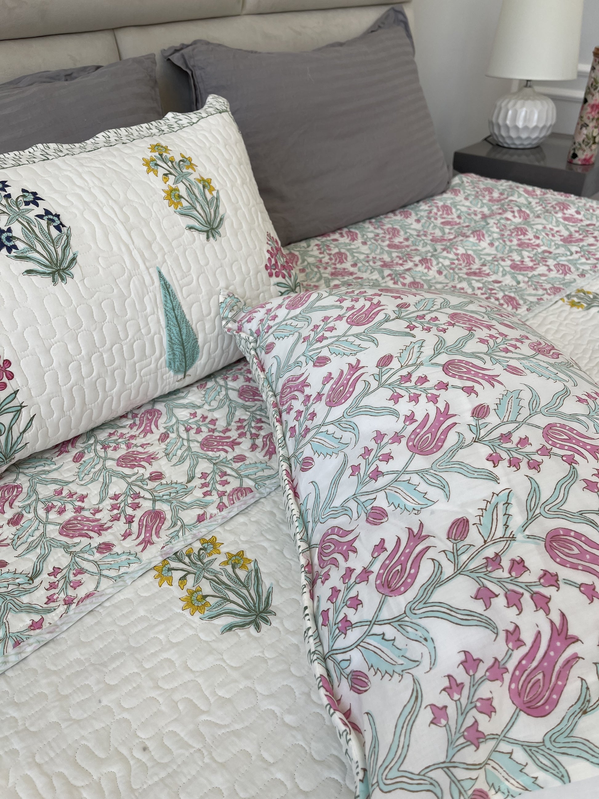 Green pink Jaipuri Comforter with beautiful flowers in pure cotton with 2 matching quilted pillow cases