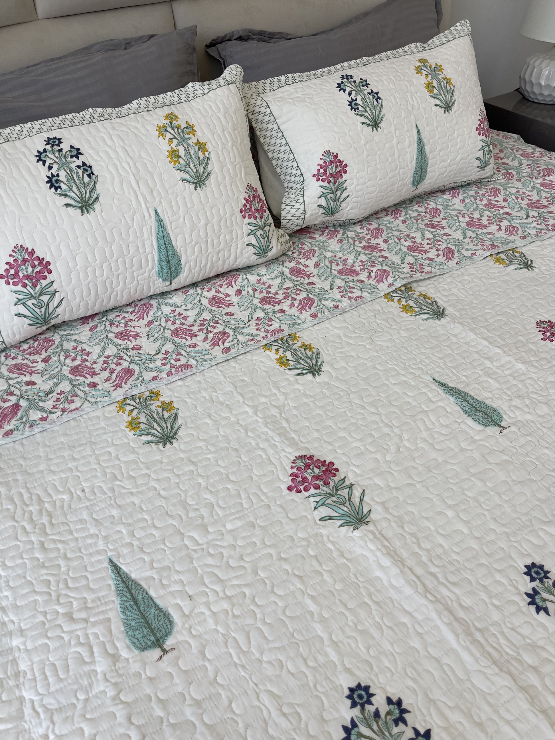 Green pink Jaipuri Comforter with beautiful flowers in pure cotton with 2 matching quilted pillow cases