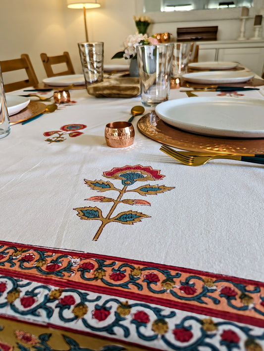 table cover with red flowers design(1)