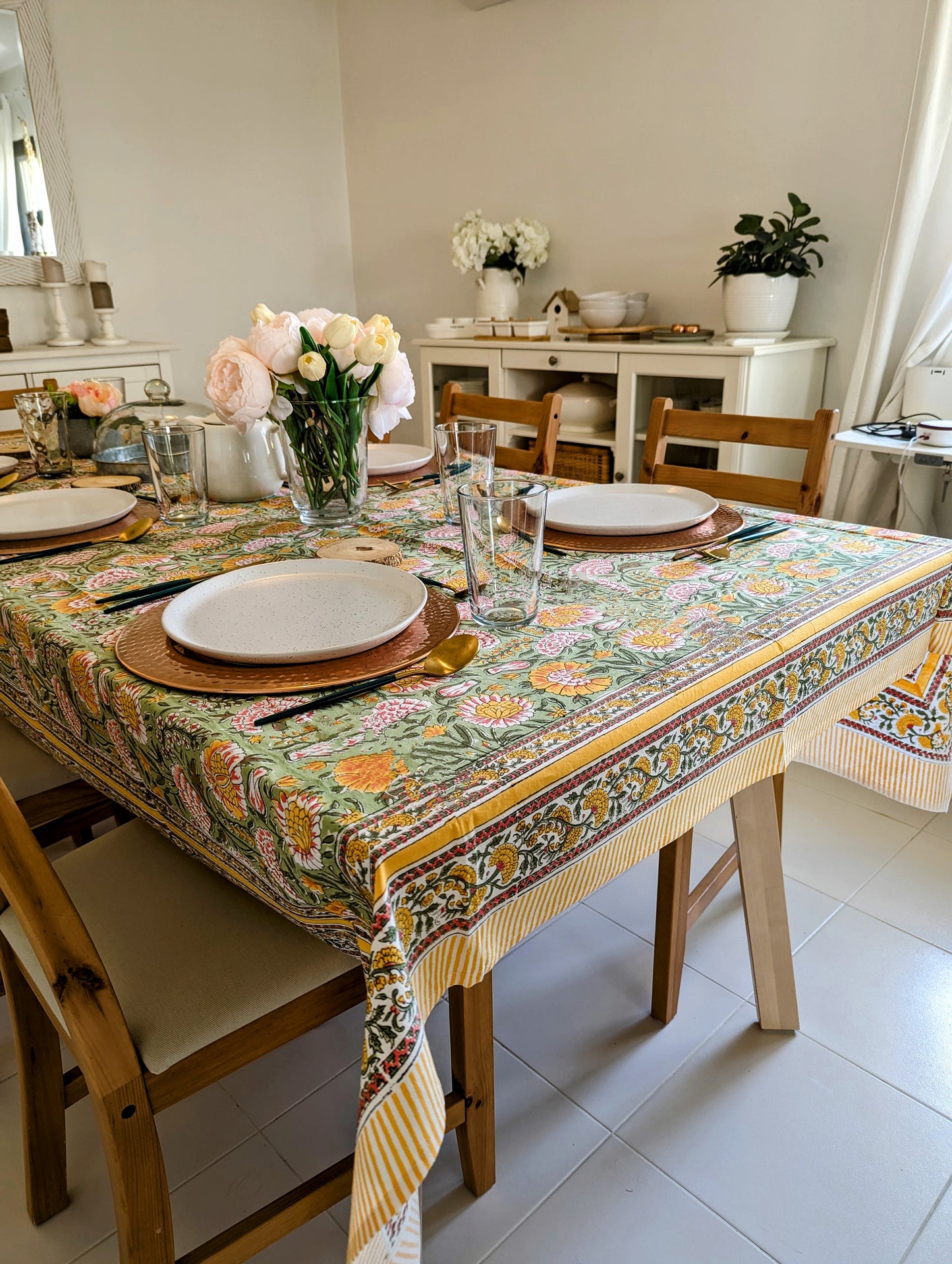 table cover with yellow flowers design(3)