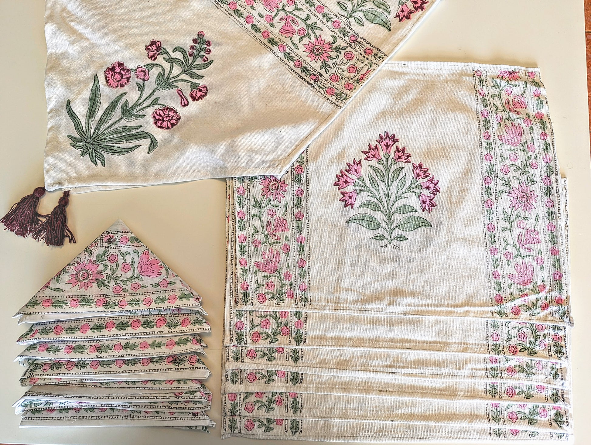 placemat-napkin-runner-set-pink-flower(1)