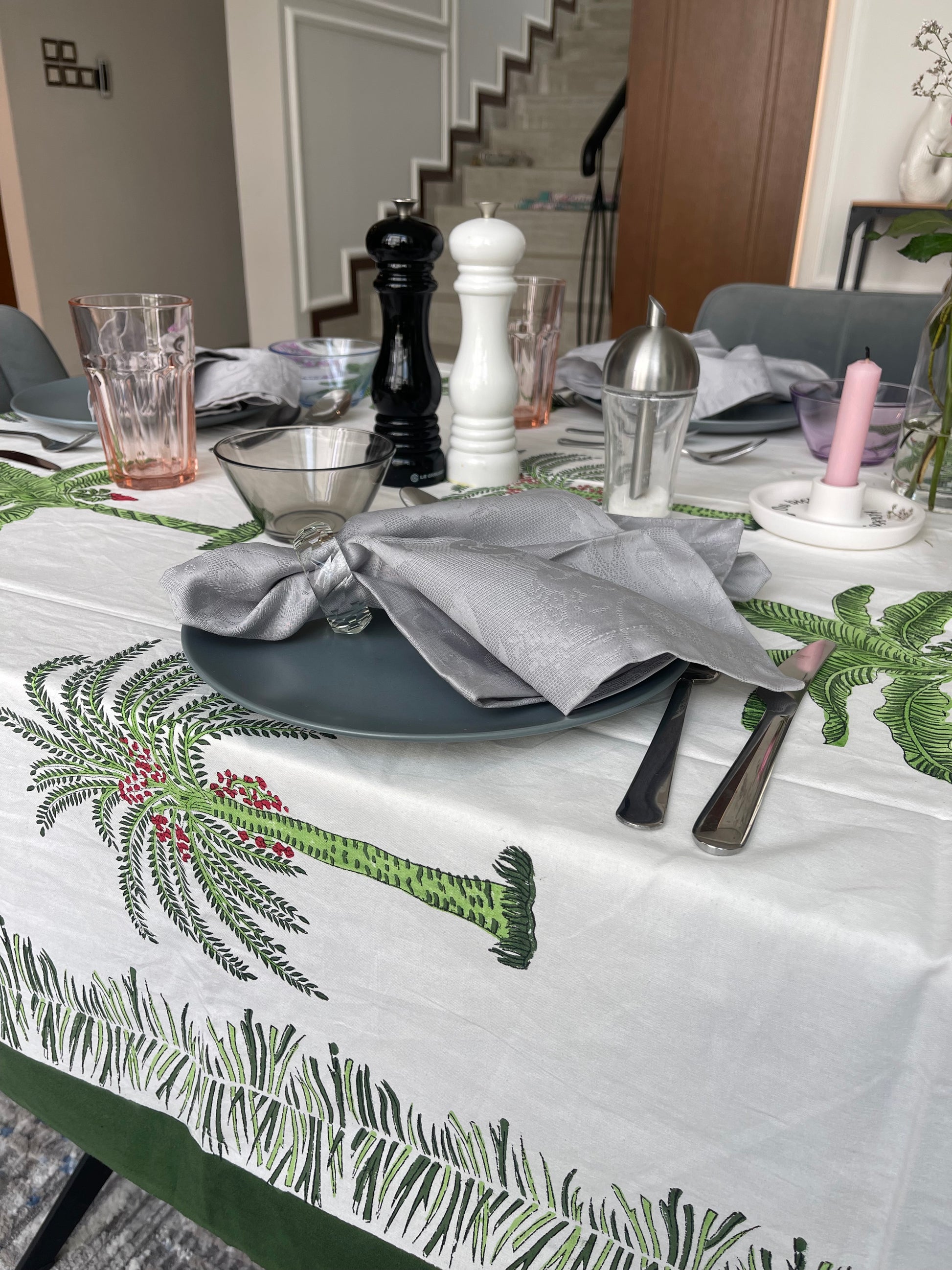 table cover with palm tree design(2)