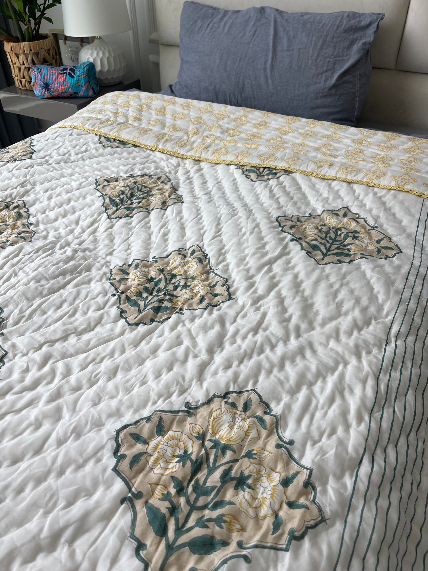 single-quilt-yellow-rose(1)