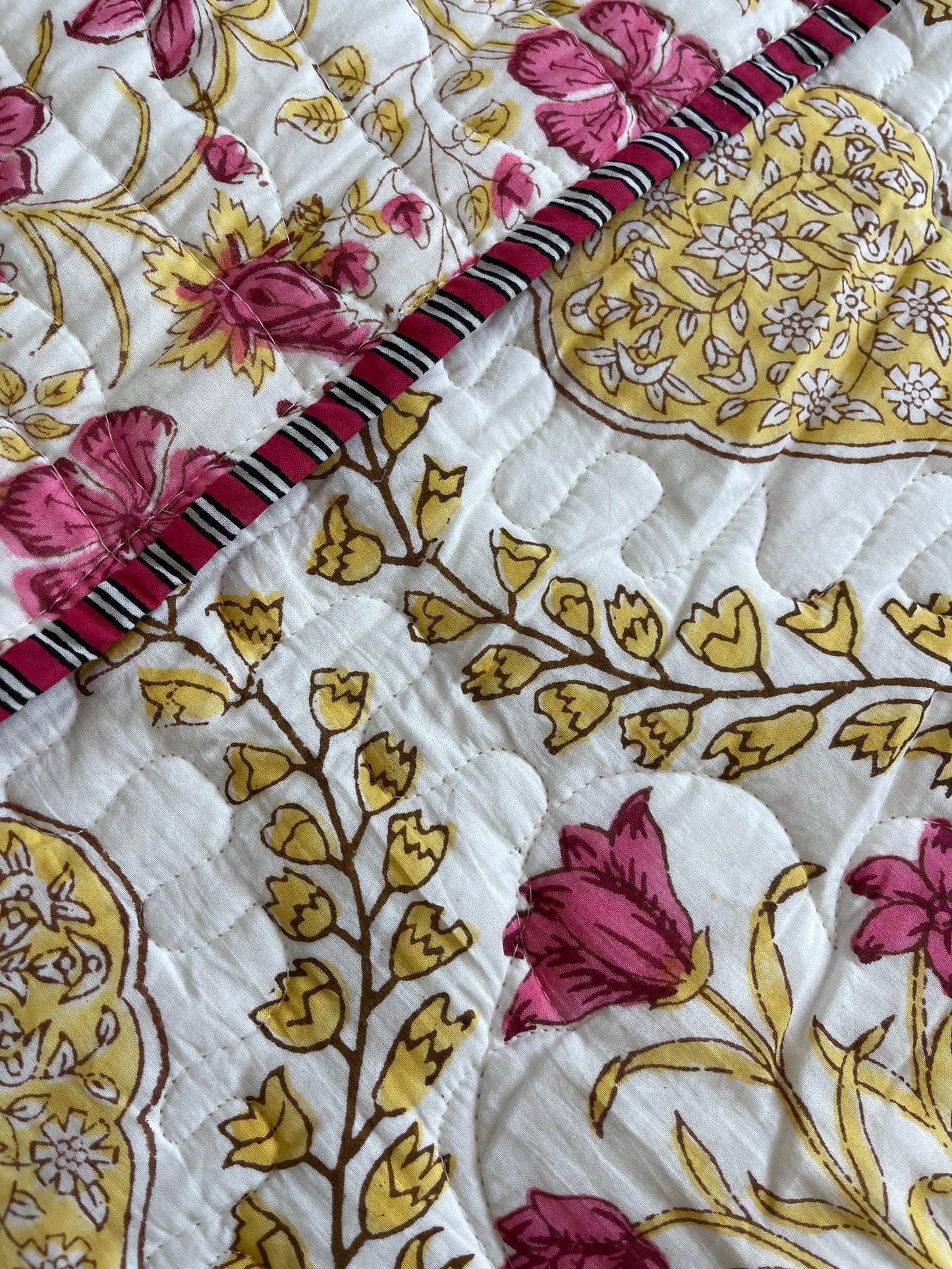 Jaipuri Comforter - Golden Devi