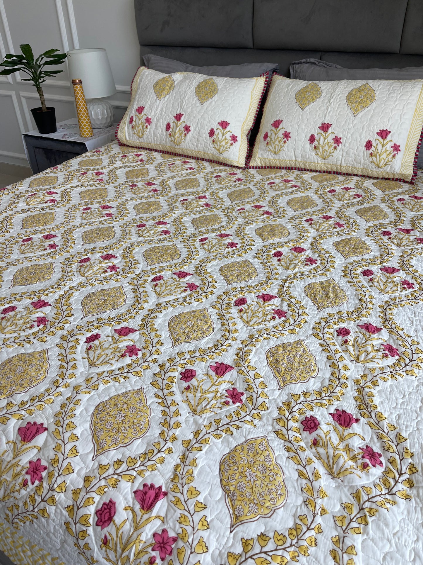 Jaipuri Comforter - Golden Devi