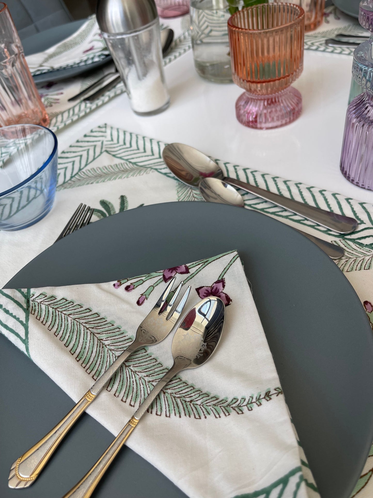 Placemats & Napkins - Palm & Flower