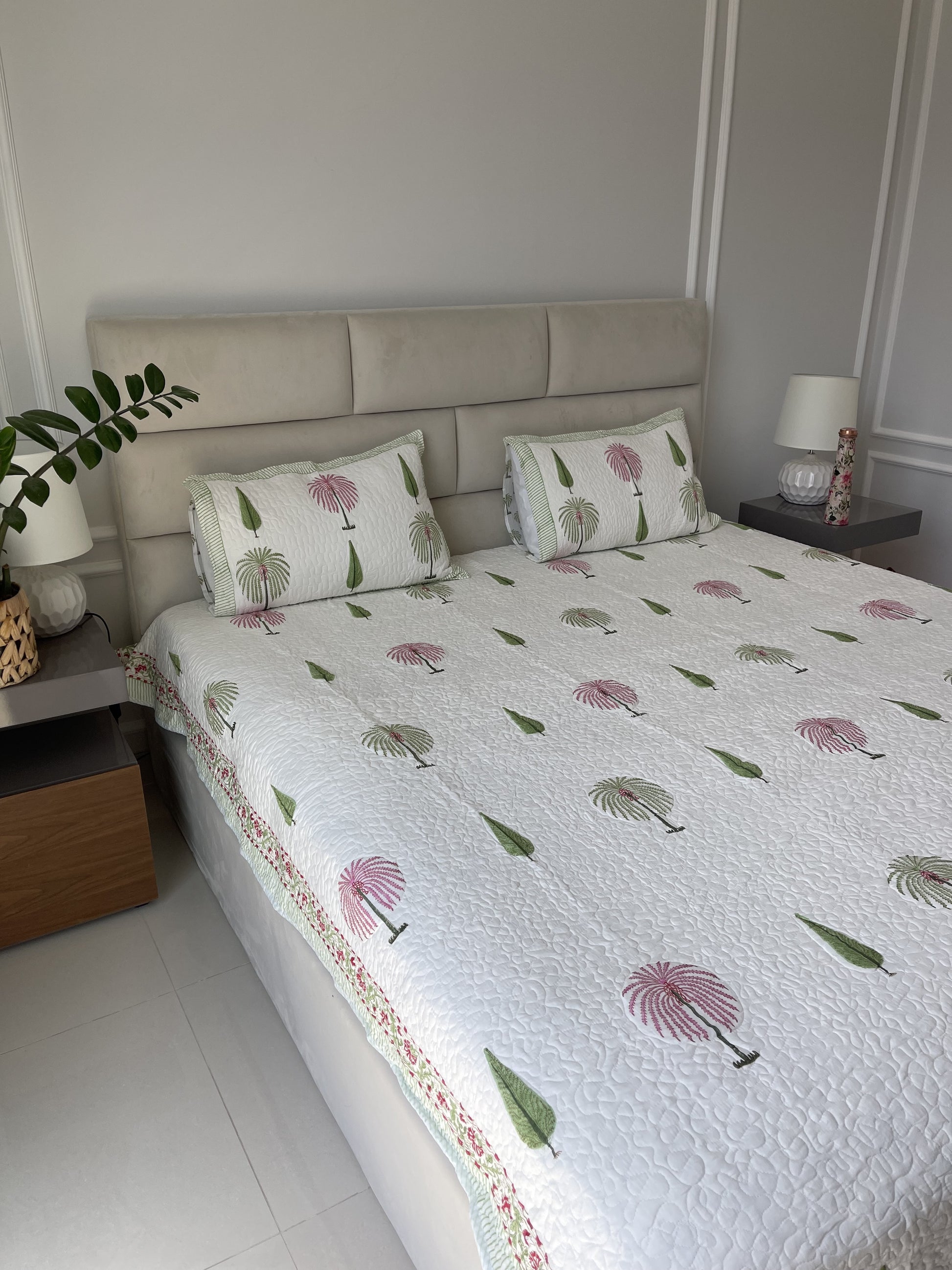 Premium Jaipuri Comforter Pink Palm in pure cotton with 2 matching quilted cushion covers