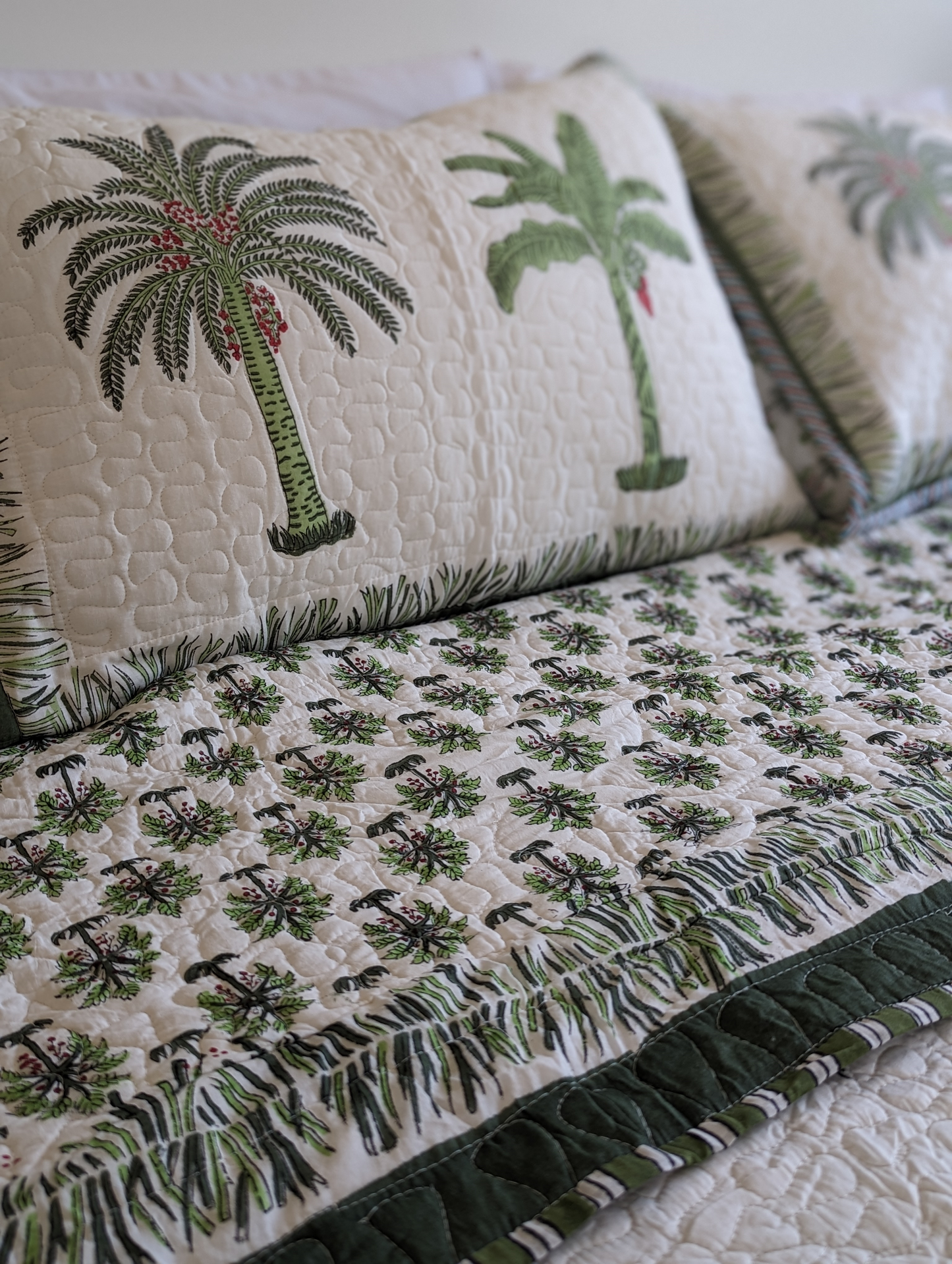 Premium Jaipuri Comforter with green Palm Trees handblock printed coming with 2 matching cushion covers all in pure cotton