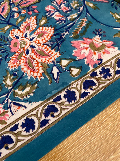 table-runner-peacock-flower(3)