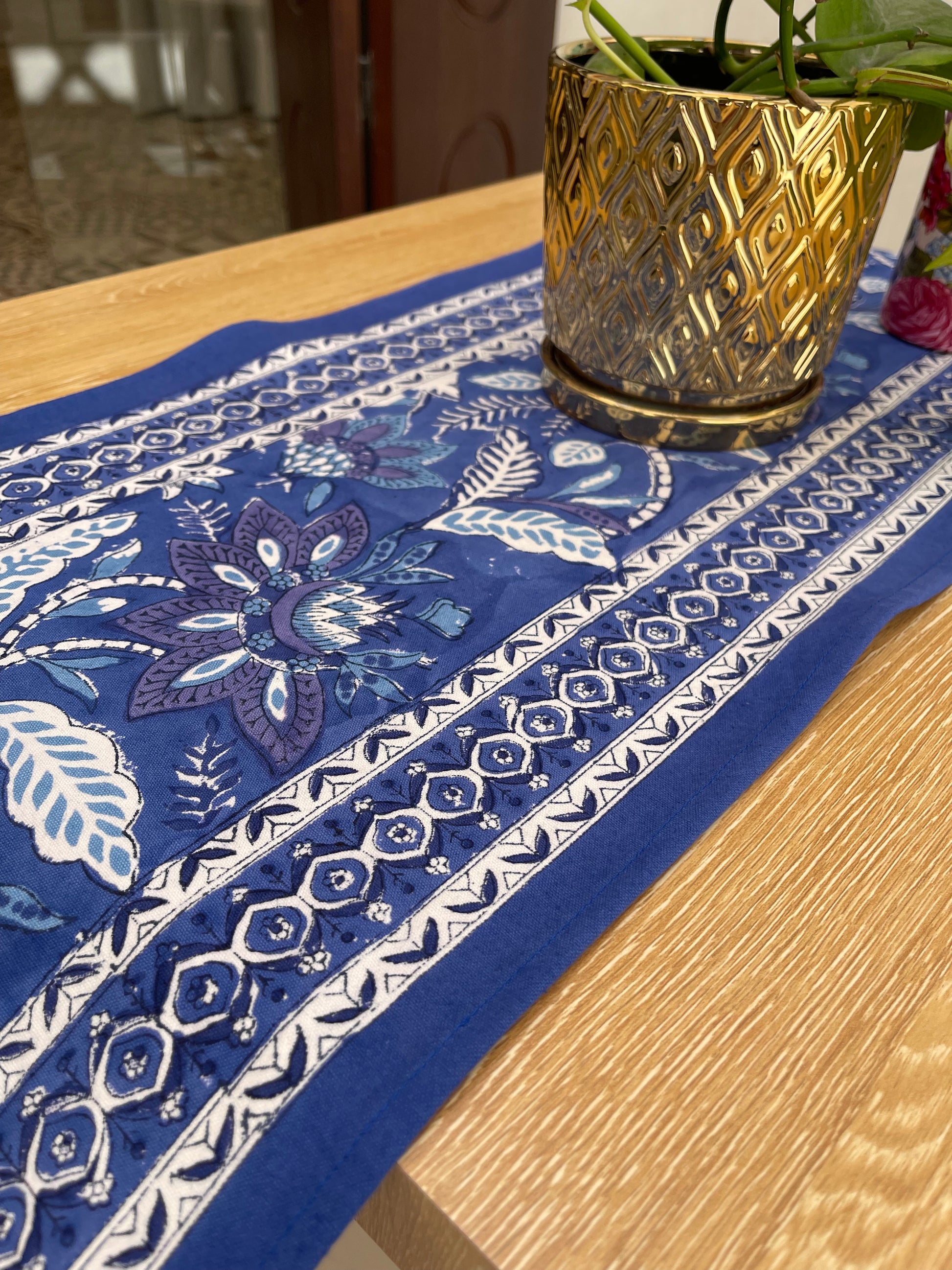 table-runner-royal-blue(4)