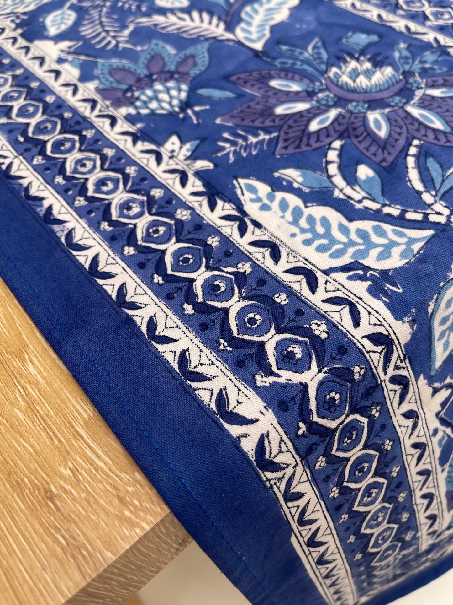 table-runner-royal-blue(2)