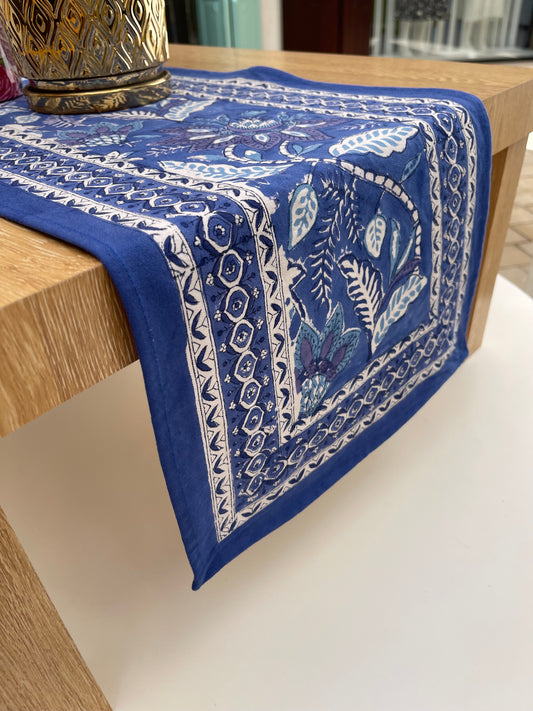 table-runner-royal-blue(1)