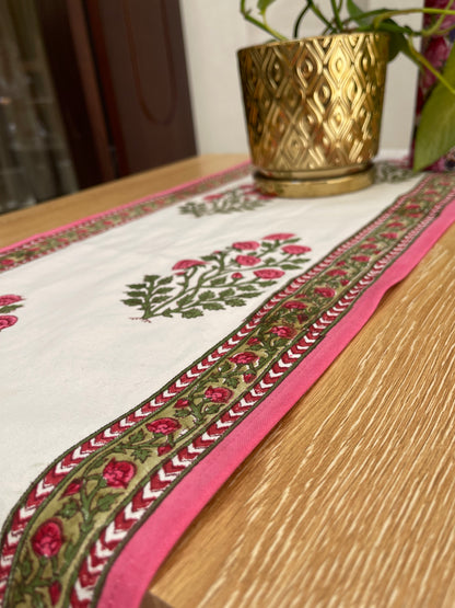 table-runner-rose(3)