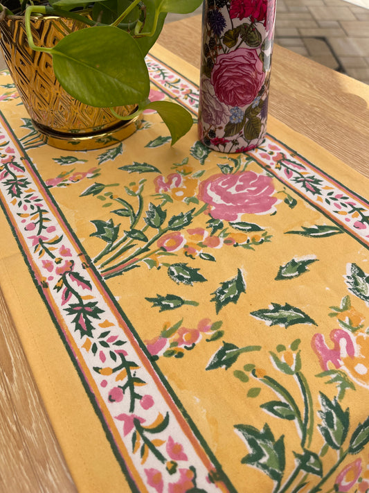 table-runner-pink-rose(1)