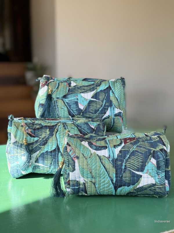 Toiletry Pouch Set with green jungle leaves design and in three different sizes for toiletries and cosmetics | Green Leaves