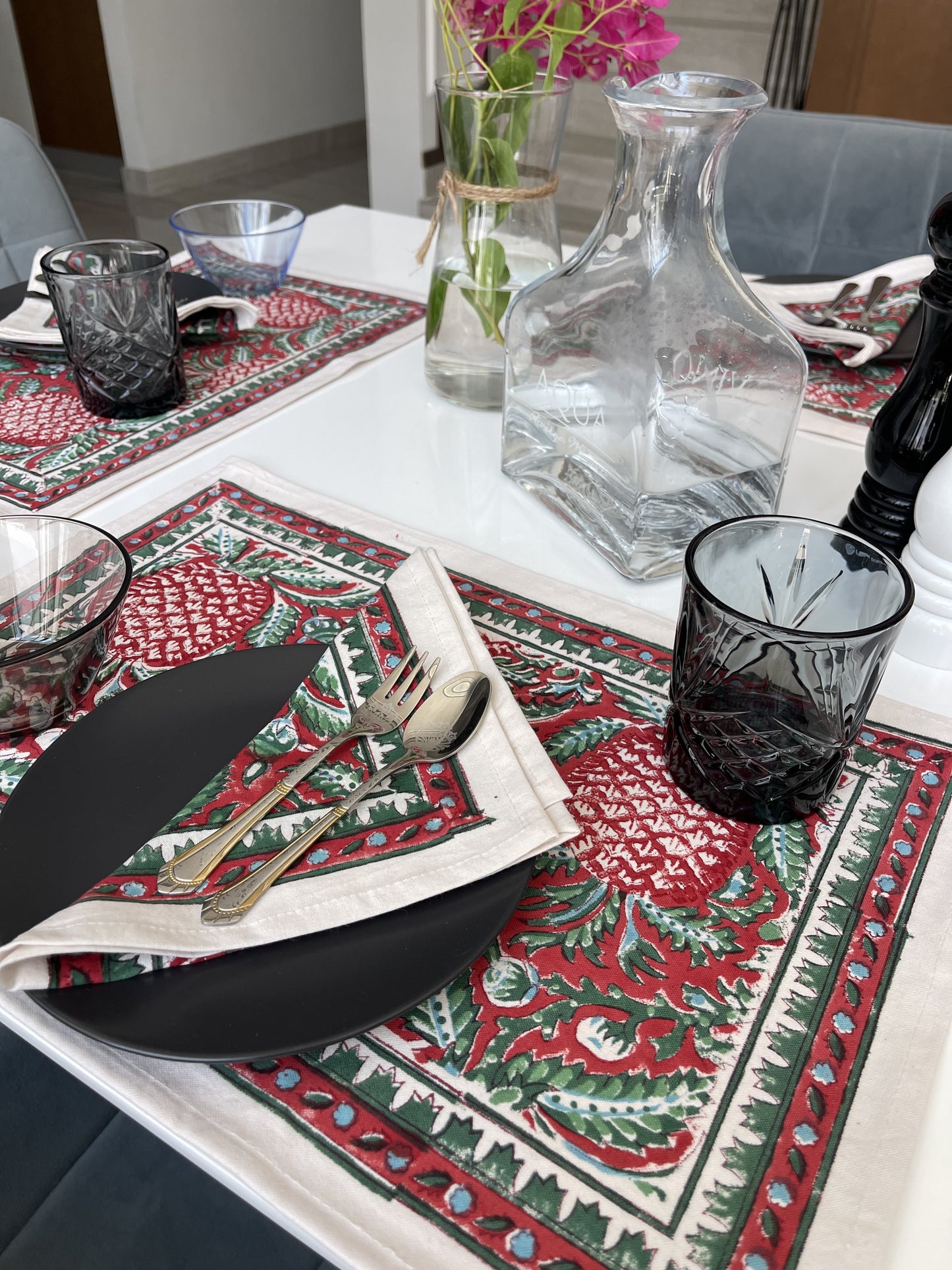 Green red 6-piece hand block printed canvas cotton placemat and napkin set Pineapple design made from Indian cotton