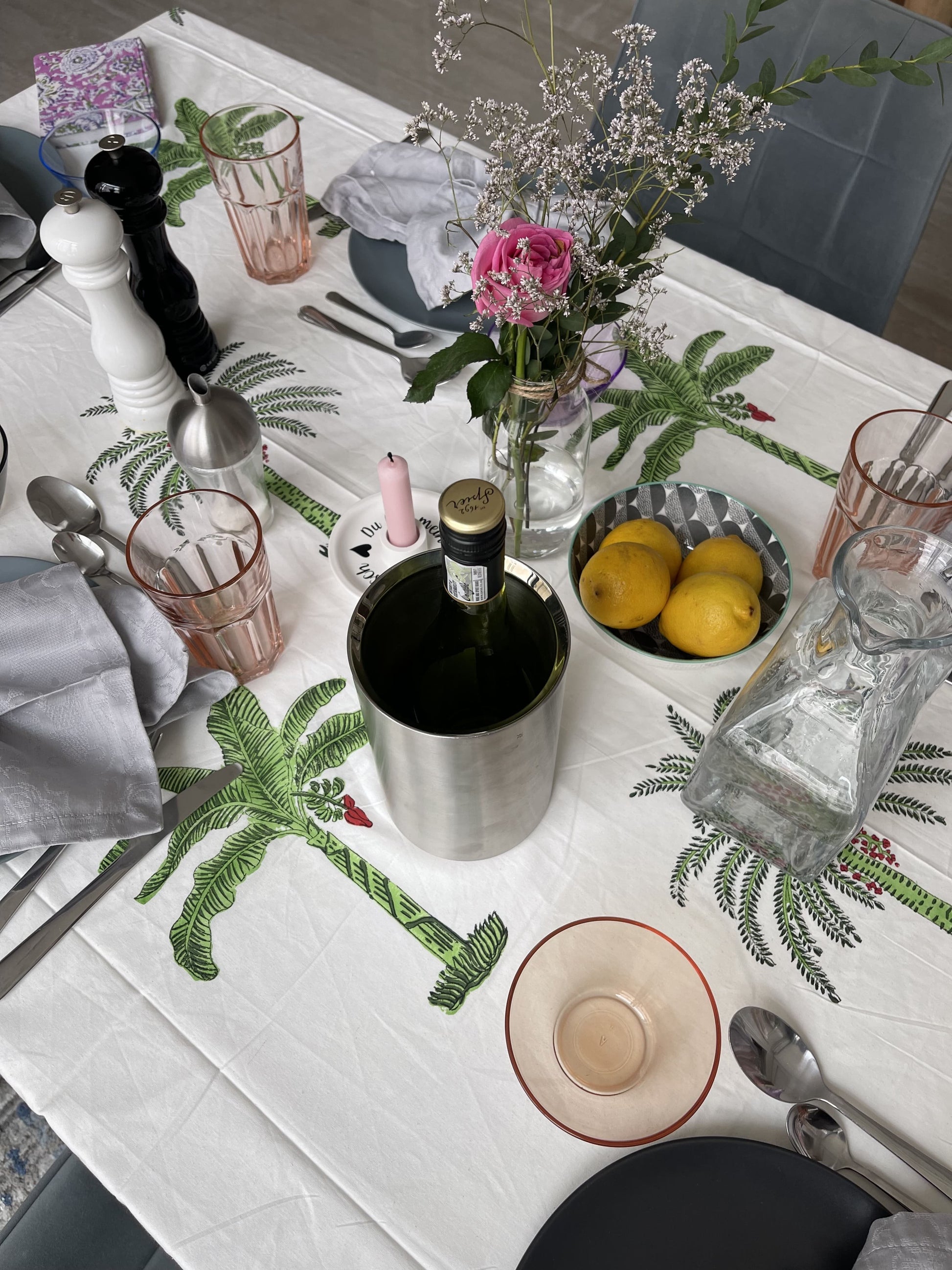 rectangular-tablecloth-for-6-seater-table-with-green-palm-tree-design-on-a-white-background-and-with-green-border