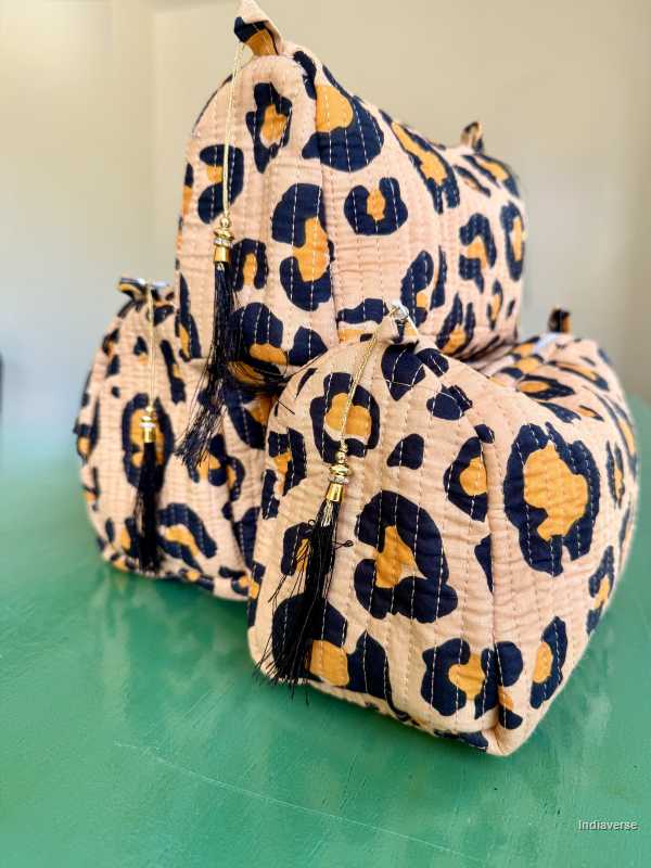 Toiletry Pouch Set with leopard design for toiletries and cosmetics in three sizes small, medium and large | Leopard